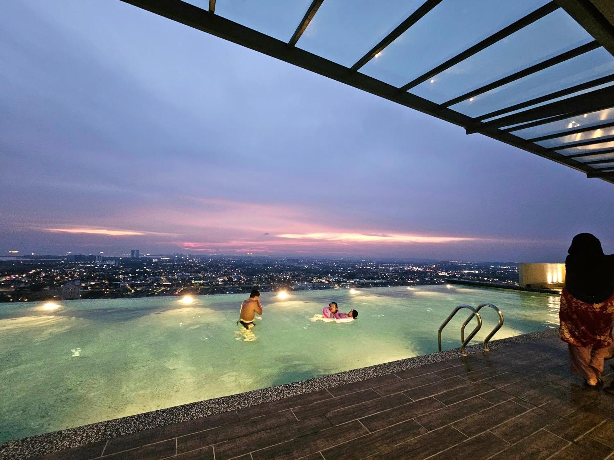 Quartz Paragon Suites Melaka By Ggm Εξωτερικό φωτογραφία
